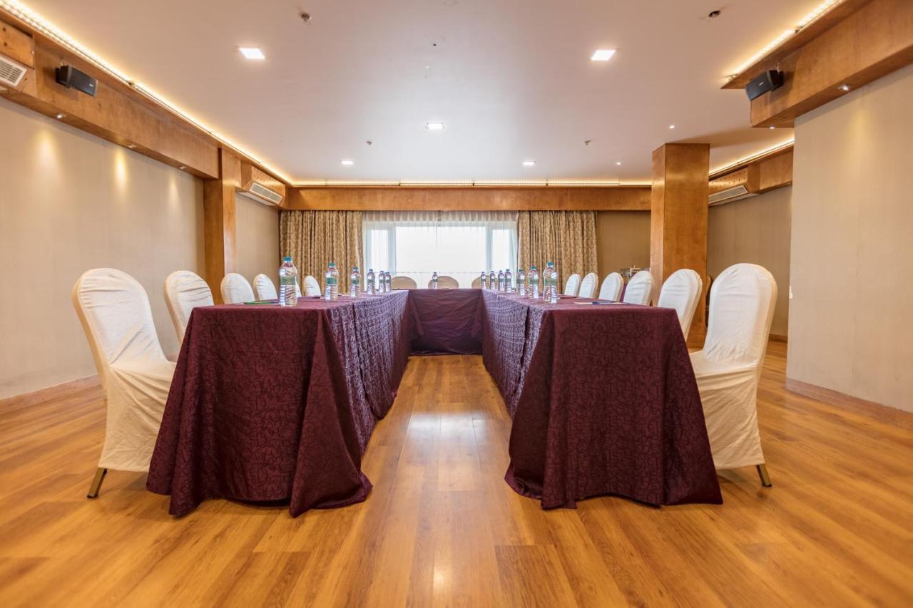 Vijayawāda Hotel Aira מראה חיצוני תמונה