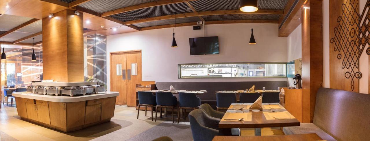 Vijayawāda Hotel Aira מראה חיצוני תמונה